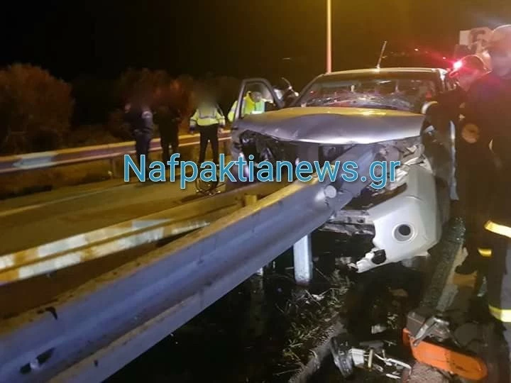 Ναύπακτος: Κόβουν την ανάσα οι εικόνες τροχαίου – Μπάρα διαπέρασε το αγροτικό από τη θέση του οδηγού